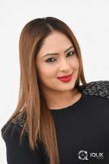 Nikesha Patel Interview About Araku Road Lo